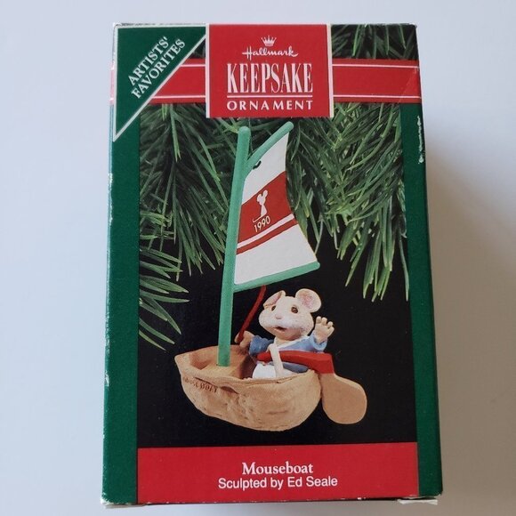 NWT - Hallmark Keepsake Ornaments - 1990 Mouseboat Walnut Shell Sailboat Mouse - Picture 1 of 1